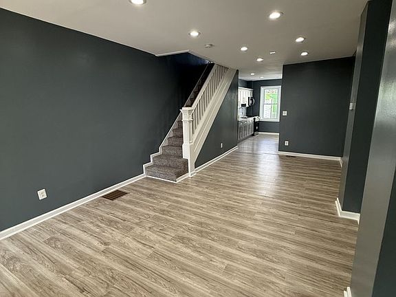 5th image of 211 Spruce St