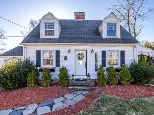 56 Vista Road, North Haven, CT 06473