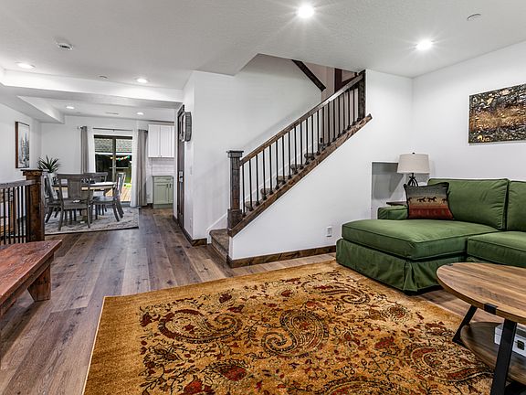 4th image of 1378 Park Ave Unit 5