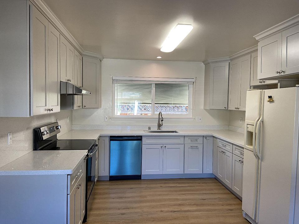 1st image of 1554 Roosevelt Ave #1554