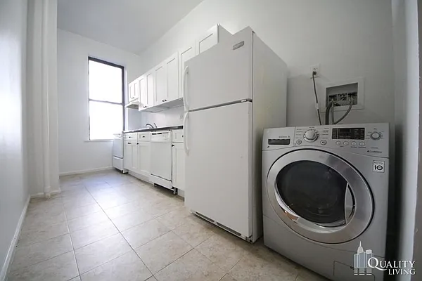 Rented by (Legacy) NY Quality Living Uptown | media 12