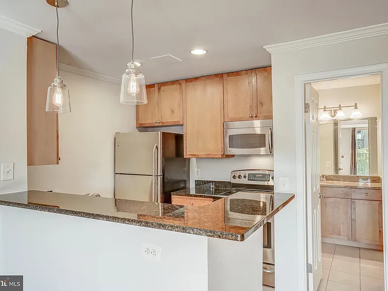 75 S Reynolds St #403 — Photo 16
