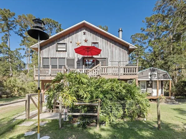 103 River Dr, Panacea, FL 32346