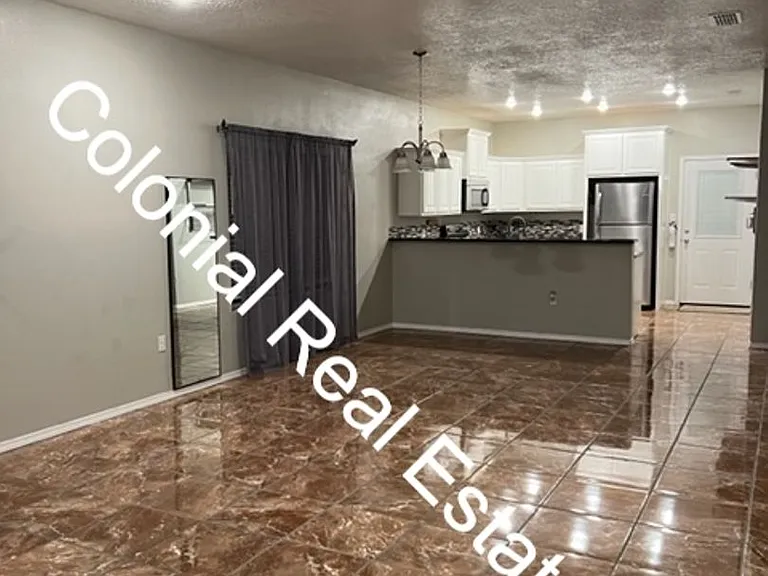 3816 Madison Rd — Photo 2
