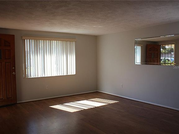 2nd image of 3423 Cincinnati Dr