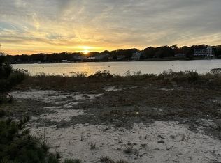 44 Commodore Ln, East Falmouth, MA 02536
