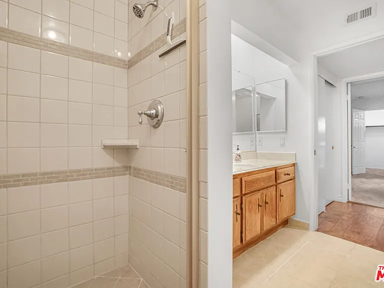 8512 Tuscany Ave #302 — Photo 23