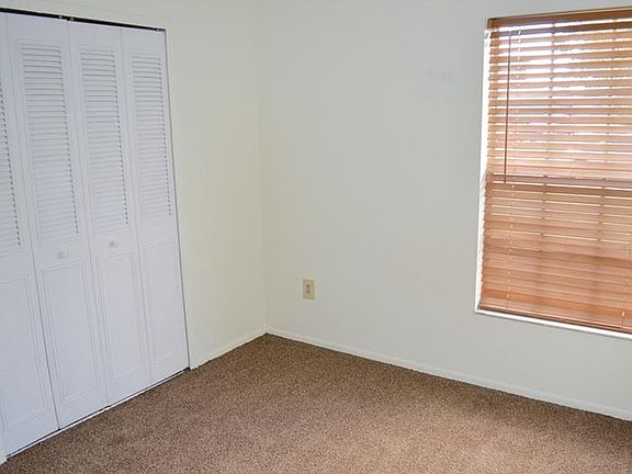 4th image of 1320 Trollman Ave