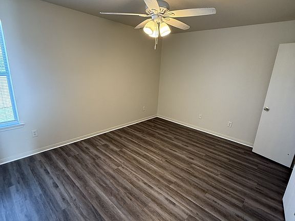 5th image of 509 Manhattan Dr #A