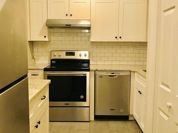 3rd image of 7505 Bavarian Dr
