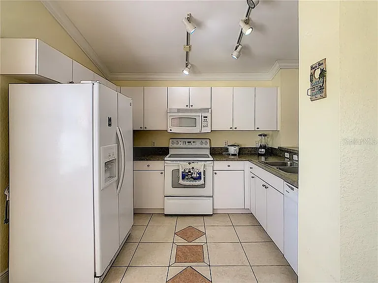 7415 Gingko Ave — Photo 4