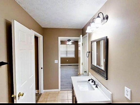 4th image of 4546 Windsong Dr