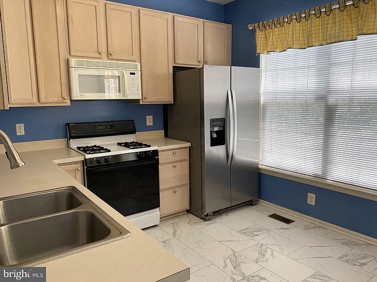 4110 Flower Box Ct — Photo 15