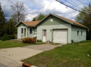 102 N Hazel Ave, Gaylord, MI