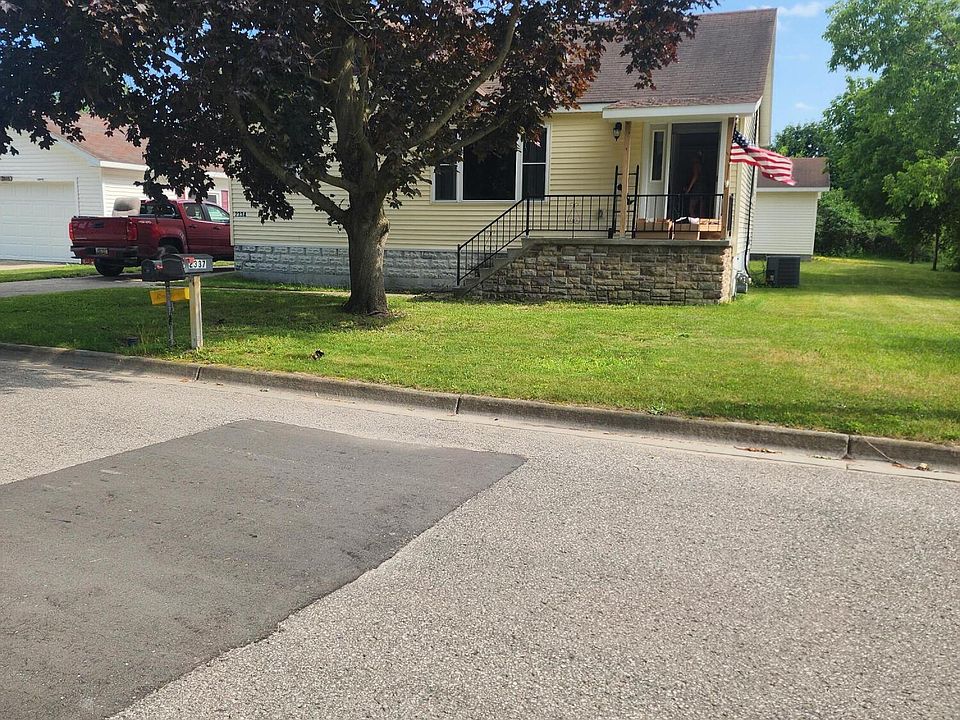 1st image of 2334 La Forest Ave