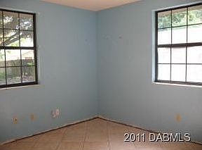 3rd image of 19 Philmont Ln