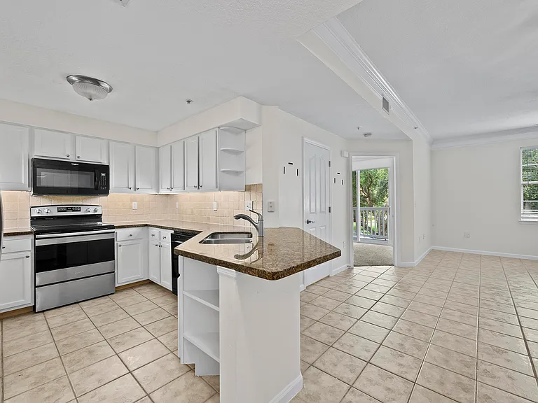 245 Murcia Dr #201 — Photo 7