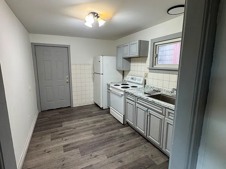 90 Forbes St — Photo 10