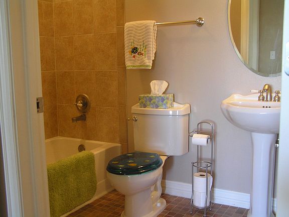 5th image of 2700 E Cherry Creek South Dr APT 411