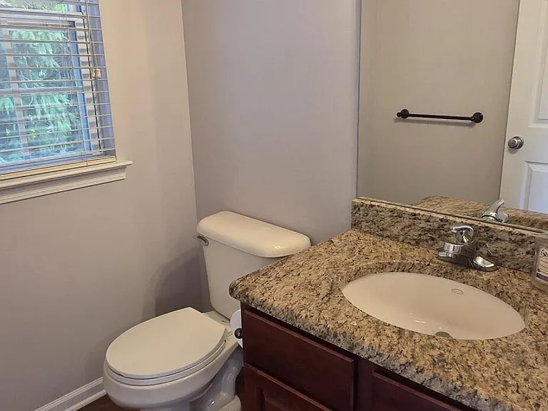 1578 Kessler Ave — Photo 2