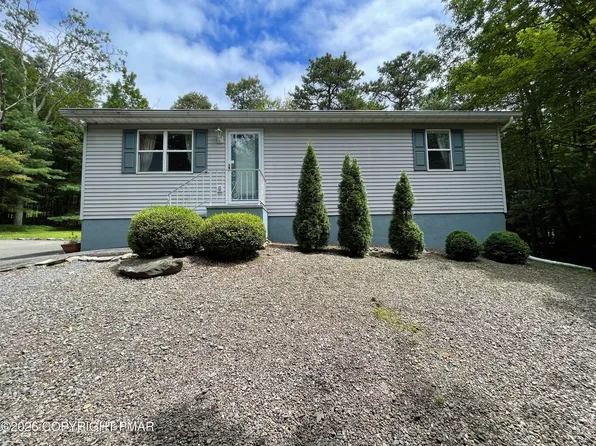 2012 Louis Dr, Stroudsburg, PA 18360