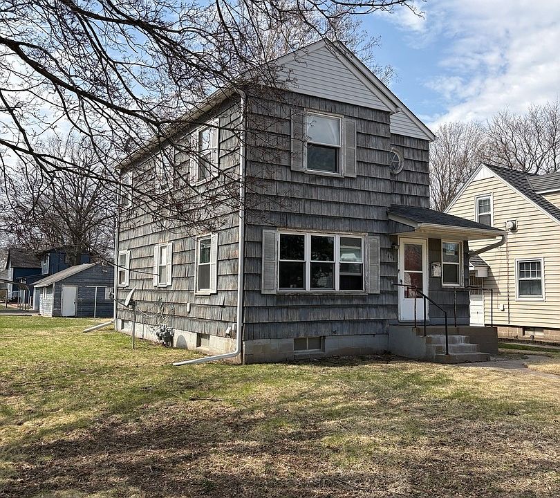 2nd image of 1444 43rd St