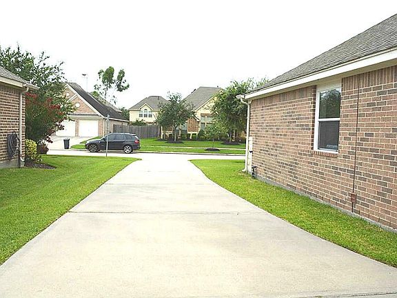 5th image of 520 Ivory Stone Ln