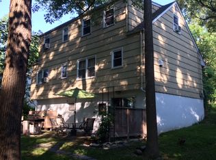 5 Woodland Rd, Ringwood, NJ 07456