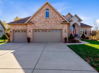 1474 Knighthood Dr, Dyer, IN 46311