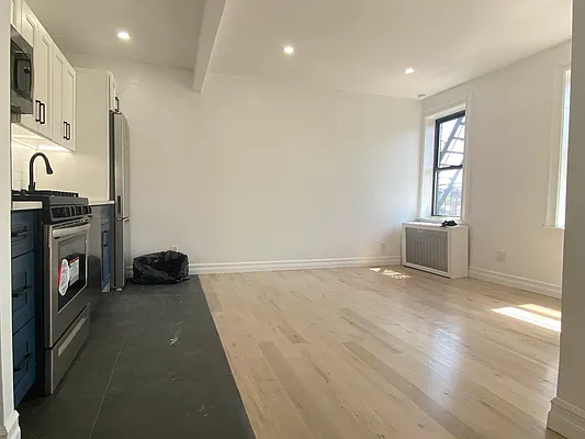 Rented by EXR | media 2