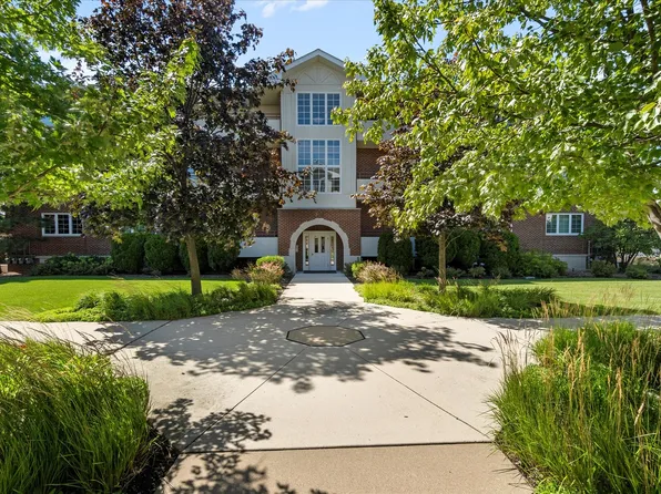 714 W 63rd St Unit 202, Westmont, IL 60559