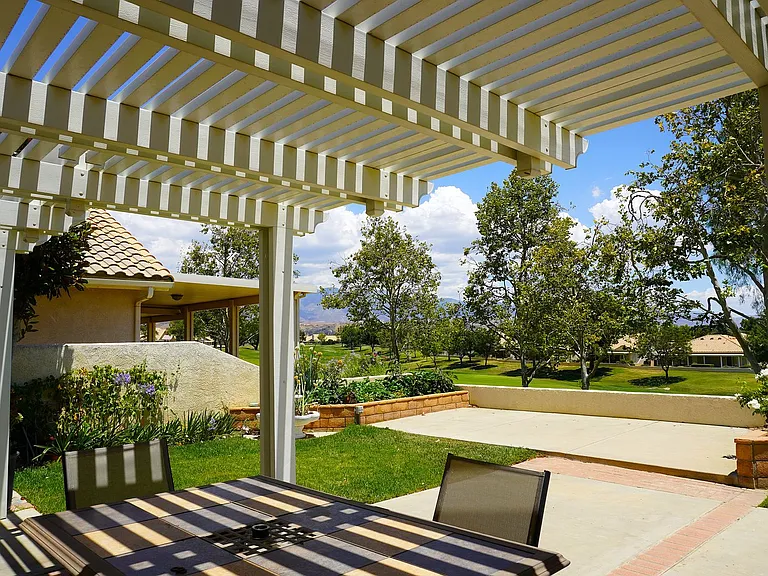 1366 Fairway Oaks Ave — Photo 2