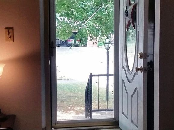 3rd image of 21271 Ellen Dr