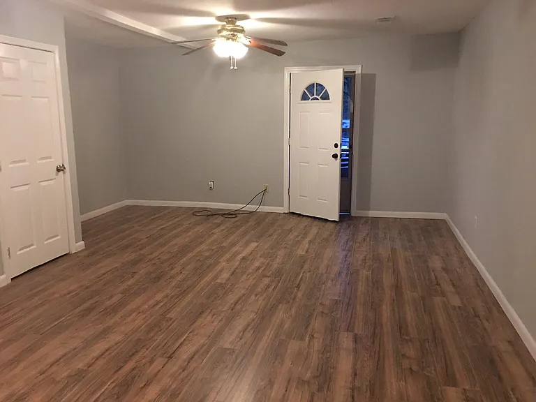 9042 Hilton Dr — Photo 3