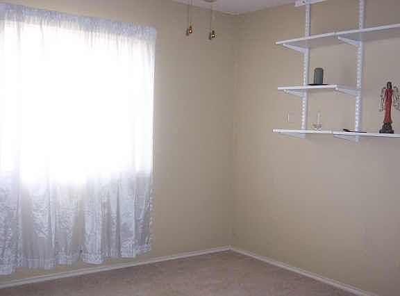 5th image of 812 Baxter Dr