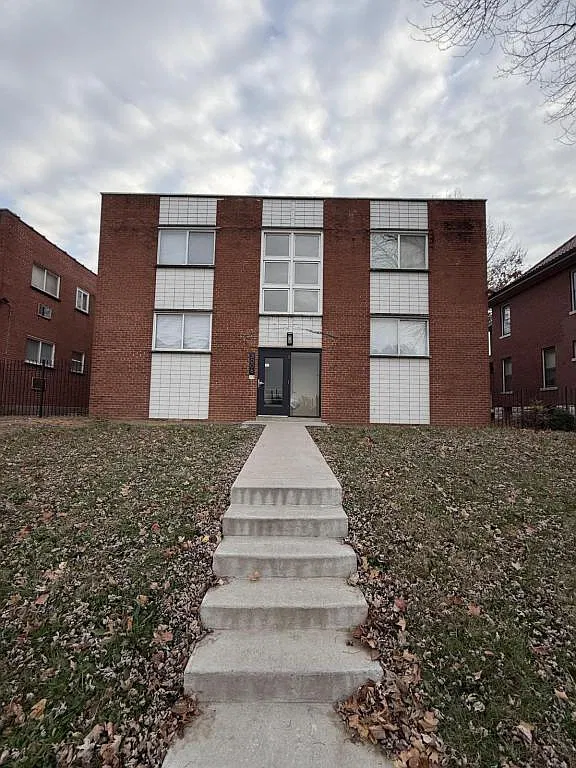 3006 Lafayette Ave, Apt 8A — Photo 1