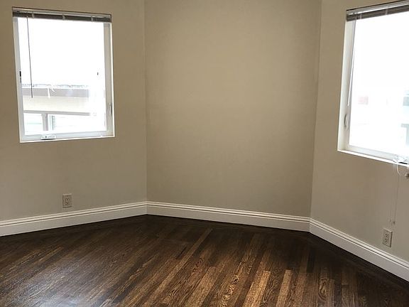4th image of 1005 Burlingame Ave APT 3