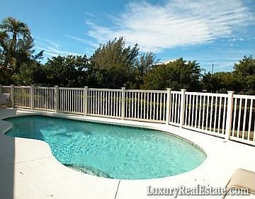 5th image of 8540 Heron Lagoon Cir Key Fl34242