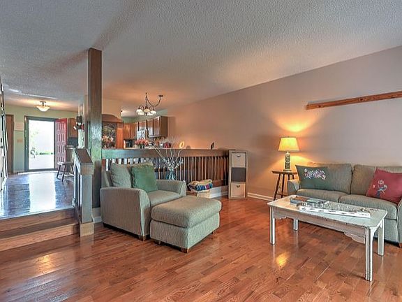 2nd image of 518 Manor Dr