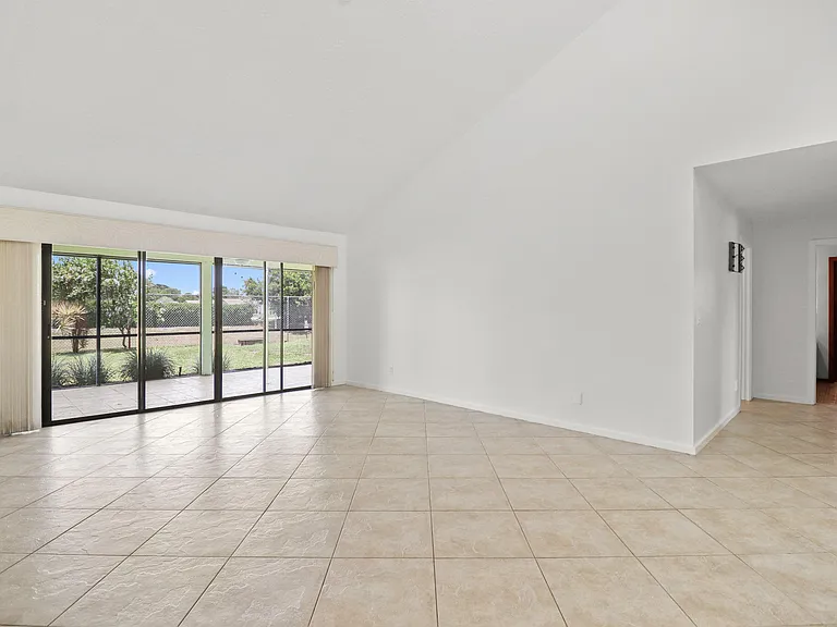 65 Pinehill Trl W #W — Photo 13