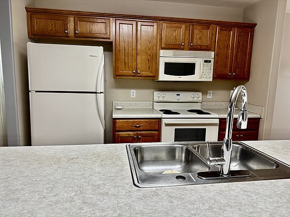 4th image of 539 Albion Cir