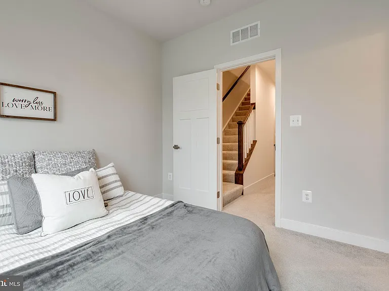 7523 Bharat Way — Photo 27