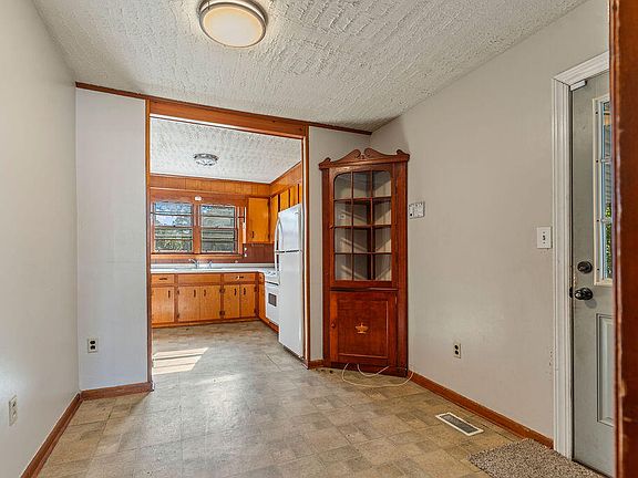 5th image of 2148 Eastside Court