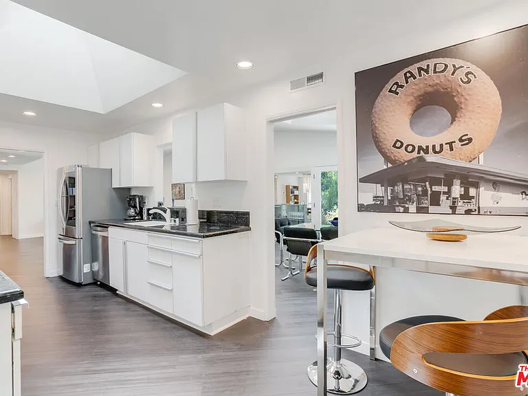 22705 Crespi St — Photo 13