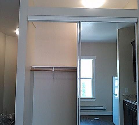 5th image of 2070 University Ave #204