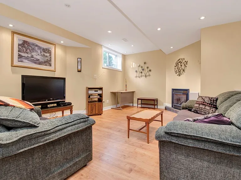 53 Mattawa Cres — Photo 19