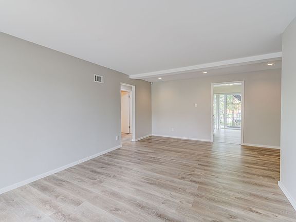2nd image of 1 Heartwoods Ct APT C