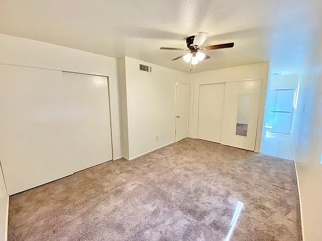 2400 S Engler Ave — Photo 8