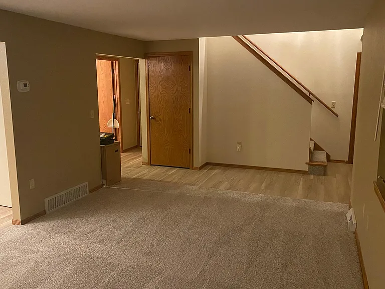 801 Outward Ave — Photo 3