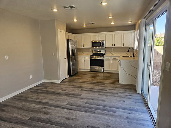 3rd image of 3052 Cantabria Ct